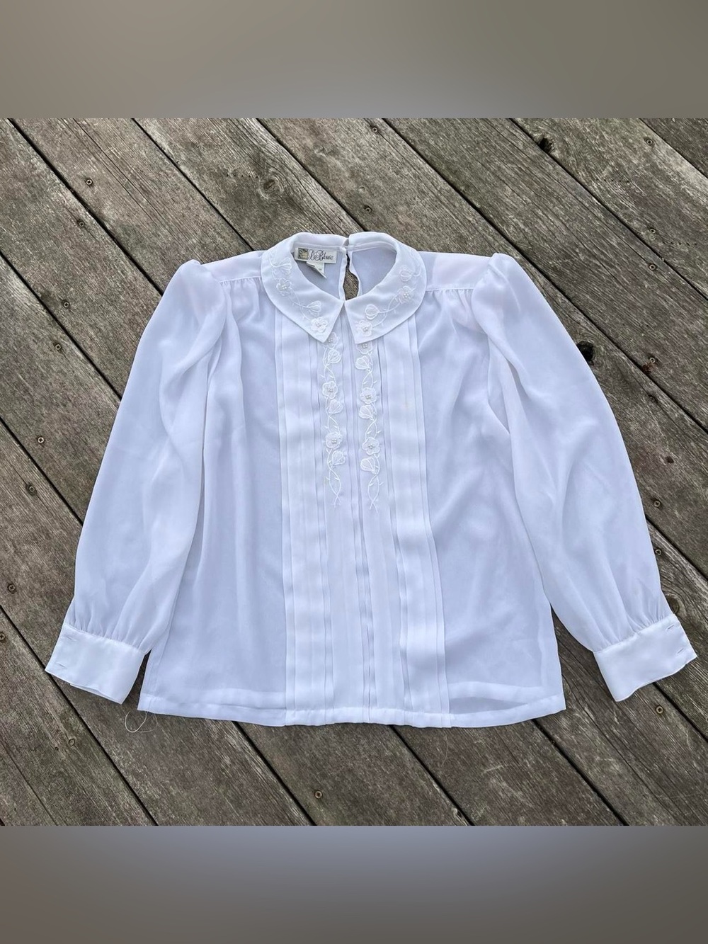 La Blouse white floral stitched vintage blouse